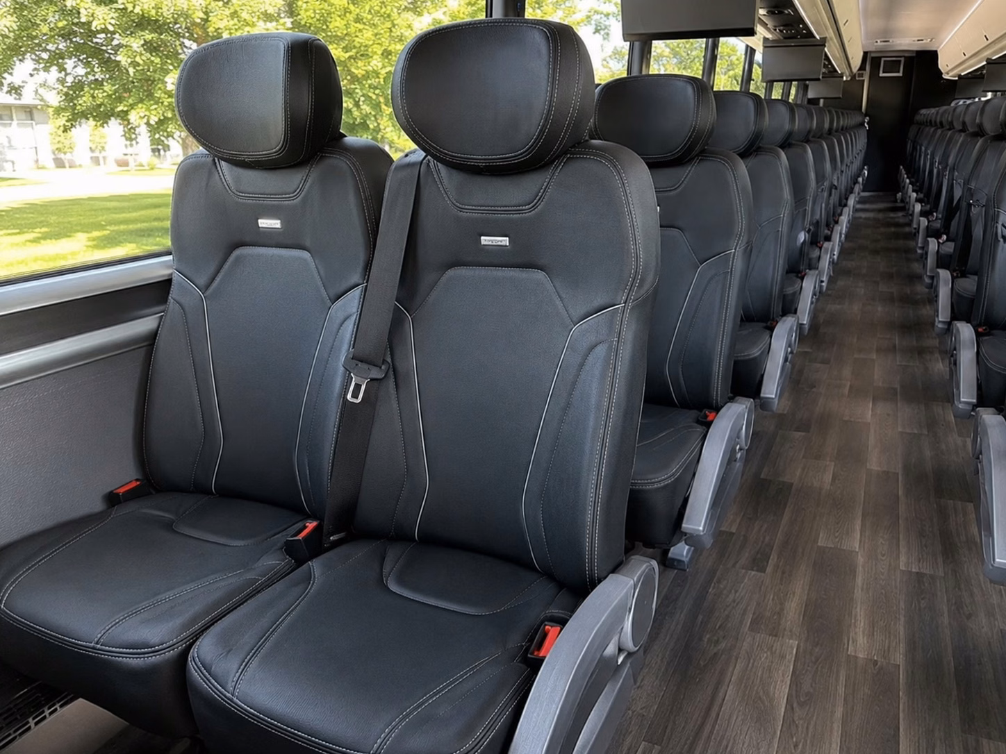 shuttle your guests between prescott valley hotels and your wedding venue